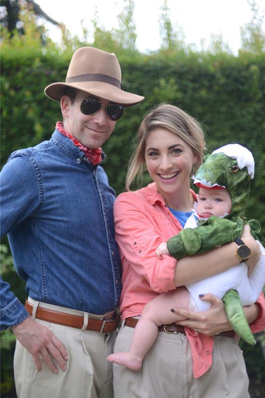 Aile fotoğrafı ilham kostümü çift ve bebek, orijinal fikir Jurassic park kıyafeti