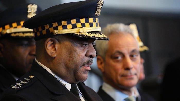 Policijos viršininkas Edis Johnsonas ir Čikagos meras Rahmas Emanuelis sako, kad miesto reputacija buvo sugriauta purve, o teisingumas yra dviejų lygių