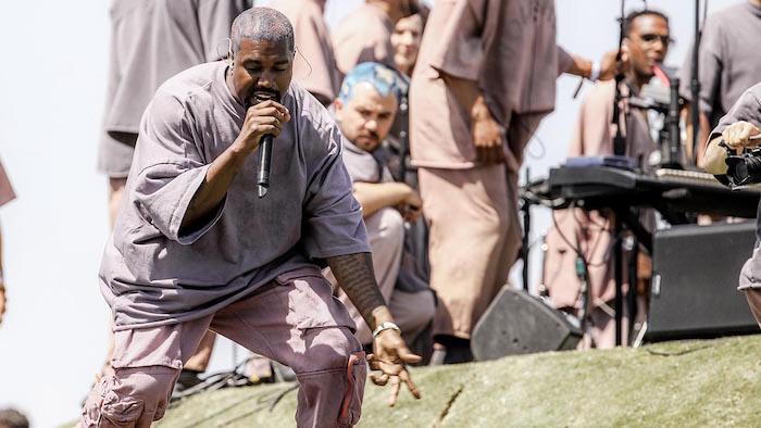 Kanye West'in Mass konseri Coachella'da 50.000'den fazla kişiyi bir araya getirdi