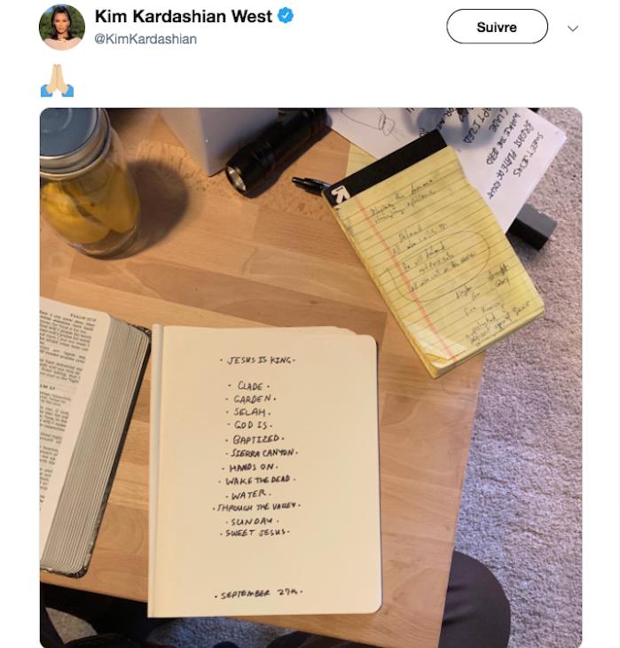 Kim Kardashian, Twitter'da Kanye West'in yaklaşan albümü Jesus Is King'in şarkı listesi ve çıkış tarihini içeren bir fotoğraf yayınladı.