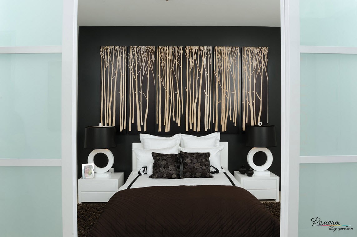 暗い寝室の背景に白い竹