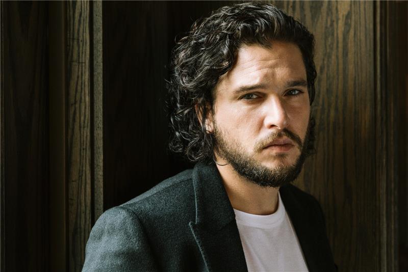 Game Of Thrones dizisinde Jon Snow'u oynayan aktör Kit Harington, stres ve alkole bağlı kişisel sorunlarının tedavisi için şu anda uzmanlaşmış bir merkezde tedavi görüyor.