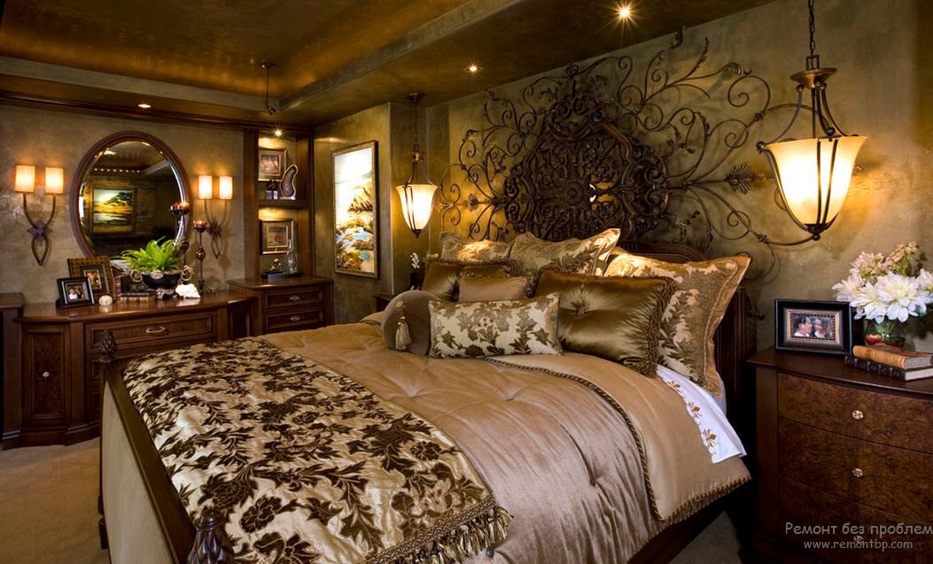 yatağın başında pitoresk dekoratif ferforje