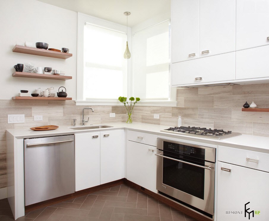 Azulejos claros en la cocina