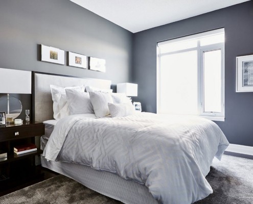 Decorazione della camera da letto nei toni del grigio