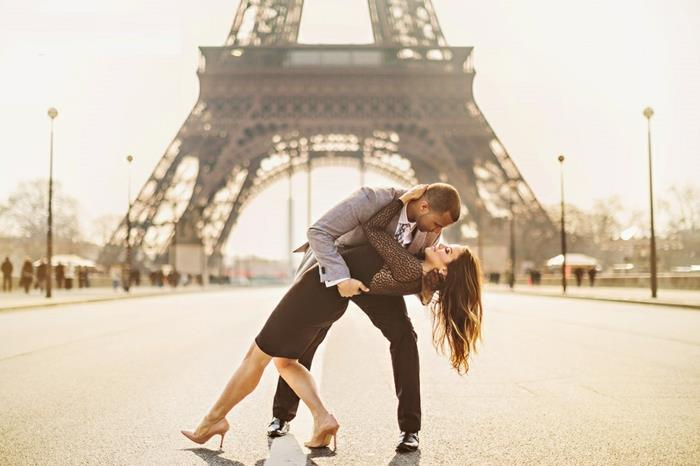 nenavaden-sprehod-paris-sprehod-v-paris-paris-noč-sprehod-ljubezen