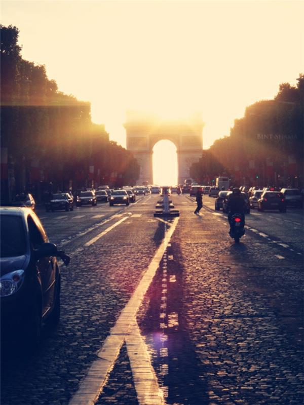 Nenavaden sprehod v Parizu