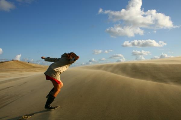 la-dune-du-pilat-sliding-on-the-the-sand-france-dejavnost