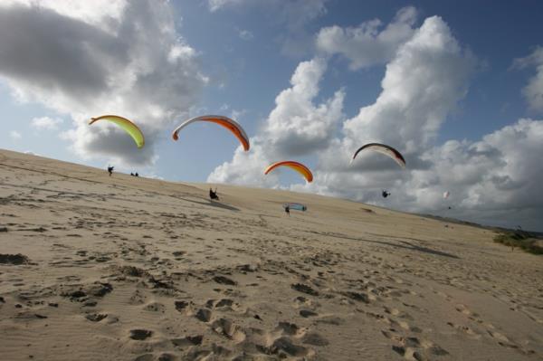-dune-du-pilat-paragliding-at-the-sipine-du-pila