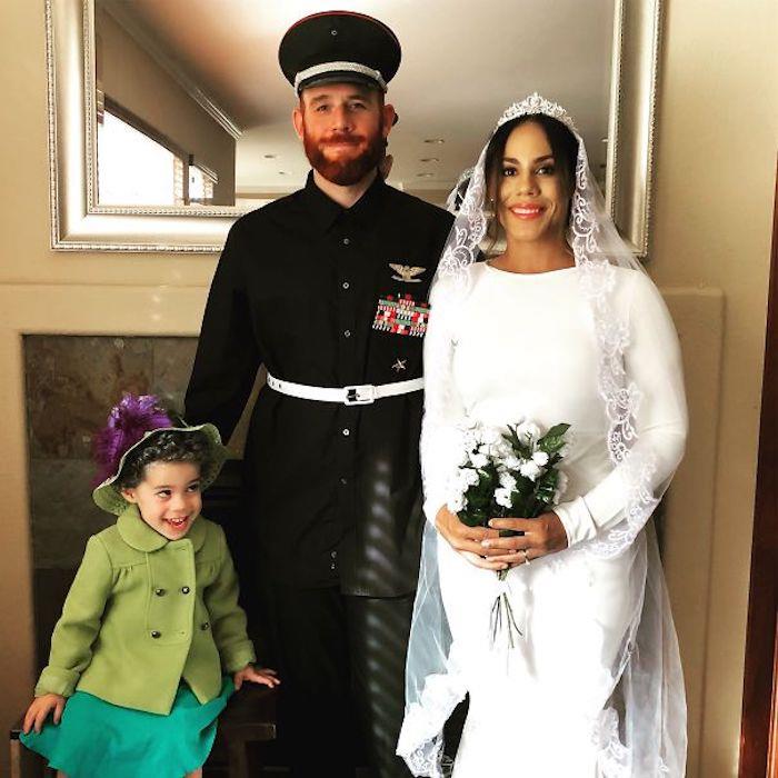 Karališkoji šeima su kūdikiu karalienei, lengva maskuotis, kaip apsirengti Helovino vakarėliui