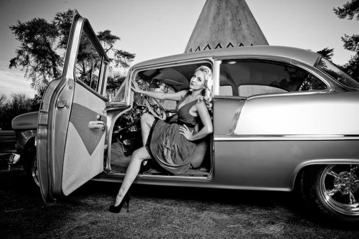 Oblačila za oblačila vintage avtomobila in ženskega rockabillyja, kako se obleči
