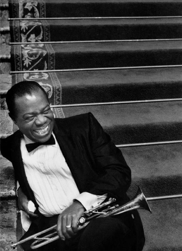 la-talant-louis-armstrong-müzik-fotoğrafçılık-en-güzel-sanatsal-siyah-beyaz-görüntüler