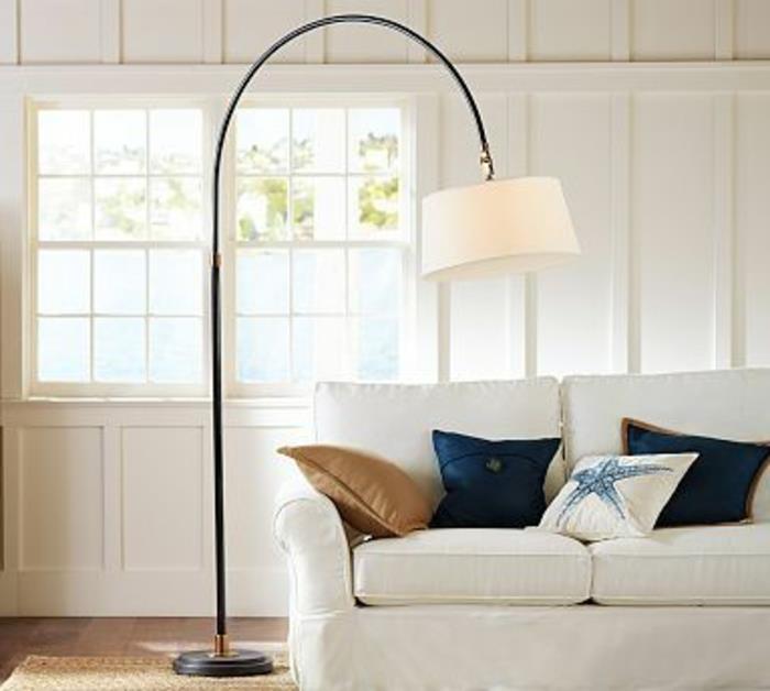 zemin-lamba-alinea-yay-şekilli-lamba-oturma odası-bej-mobilya-dekoratif-yastıklar
