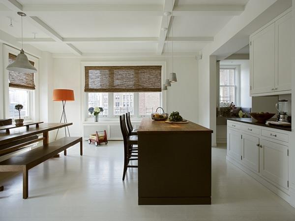 grindų lempa-trikojis-elegantiška-šiuolaikiška-virtuvė