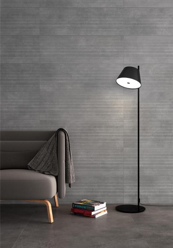 Mat siyah zemin lambası ile minimalist ruhta şık oturma odası dekoru için aksesuar ve nesne seçimi
