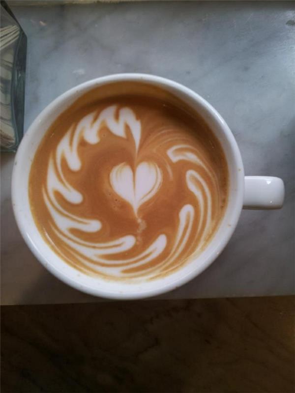 latte-café-macchiato-aşık-sanat-kahve fincanı