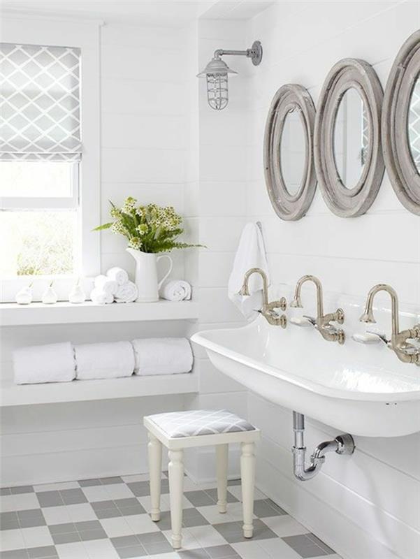retro baltos spalvos praustuvas-trys apvalūs veidrodžiai-pilkos ir baltos plytelės