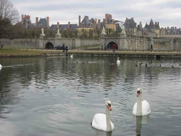 velikost gradu-joli-Paris-Fontainebleau-lepota-jezero-spremenjena