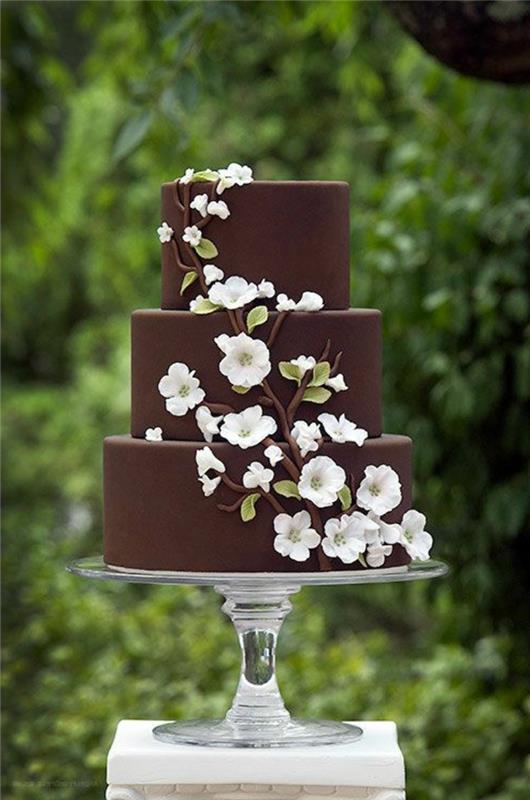 en iyi-çikolata-düğün-pastası-ve-beyaz-çiçek-düğün-pastası-dekorasyonu