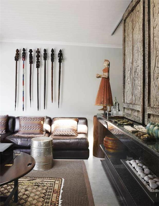 Maroko gyvenamasis kambarys-balta-sofa-Maroko stiliaus-kaip sutvarkyti savo Maroko deko svetainę