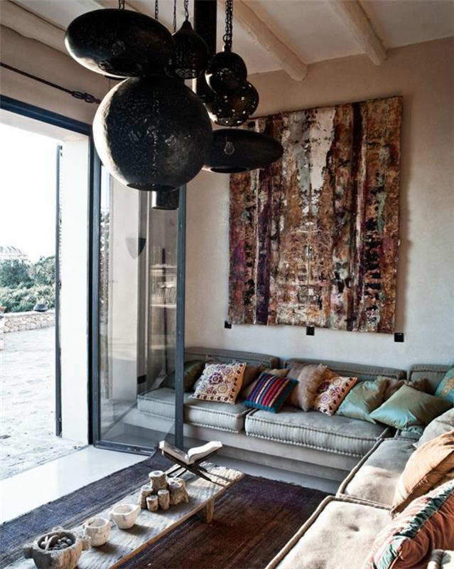 marokietiška svetainė-balta-sofa-marokietiško stiliaus, kaip sutvarkyti savo svetainę-originalų liustra-gražų namą