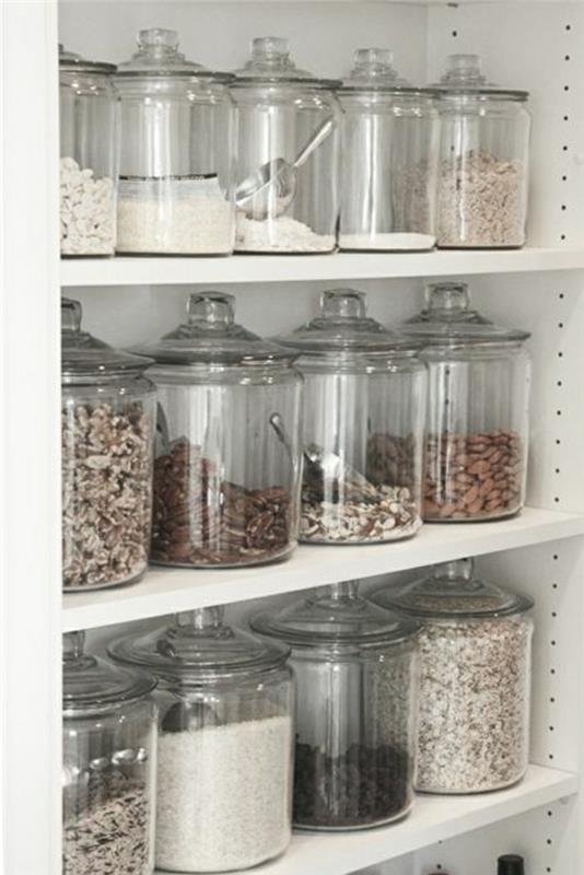 prozorni stekleni kozarci-kako zbrati vse stvari v kuhinji