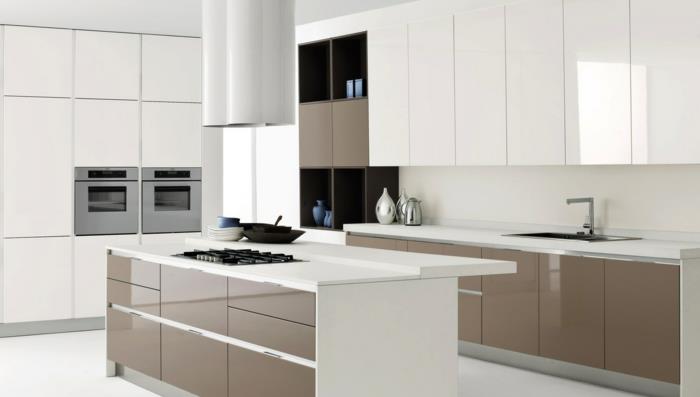 baltos virtuvės su baltais ir smėlio spalvos baldais-kokius baldus pasirinkti virtuvei