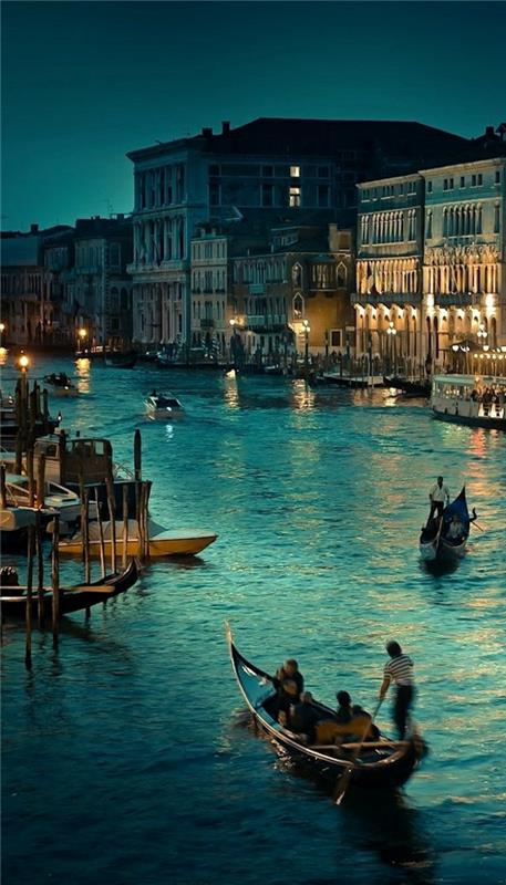 gondol-akşam-yeniden boyutlandırılmış-görülecek-güzel-Venedik-şehri