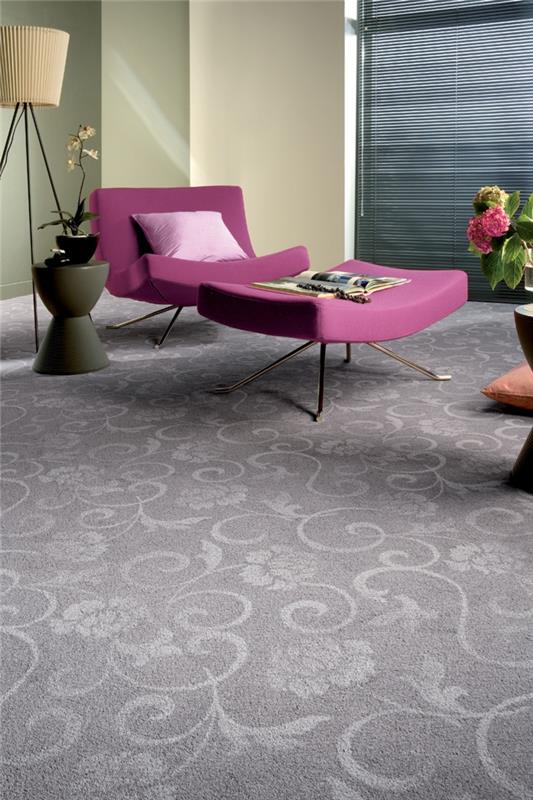 modernus-svetainė-kilimėliai-idėjos-išdėstymas-svetainė-fotelis-rožinė