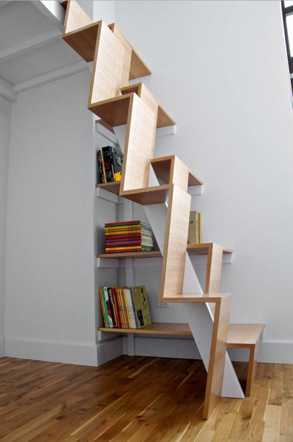 Librerie sotto i gradini