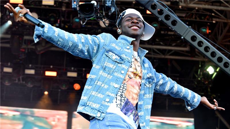 Lil Nas X pasirodė „Twitter“, iškart po pasirodymo Glastonberio festivalio scenoje