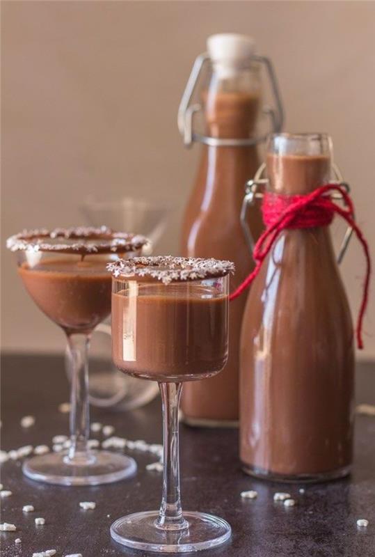 izvirna ideja za domačo božično pijačo, nutella recept za kremasto čokolado, mleko in vodko
