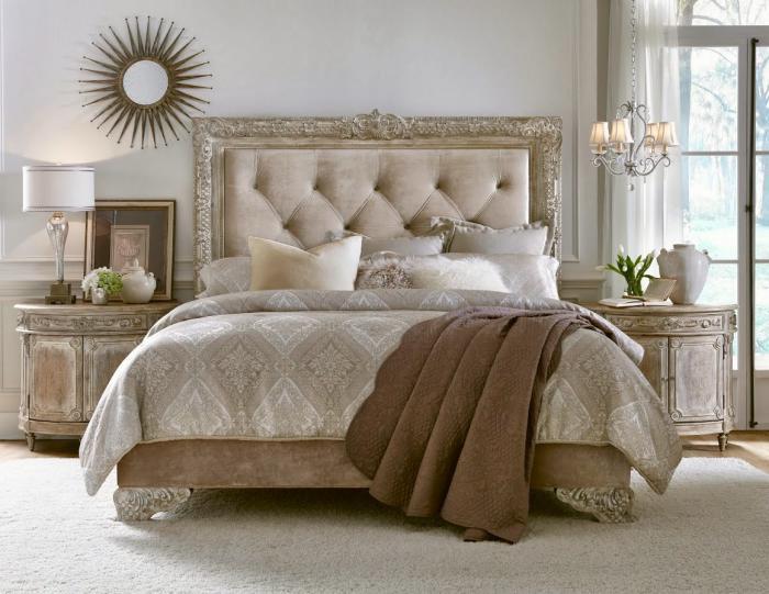 baročna postelja-baročna-spalnica-oblazinjeno vzglavje