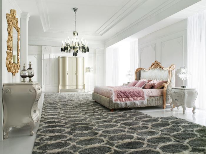 baročna-luksuzna-posteljna-spalnica-velika in svetla