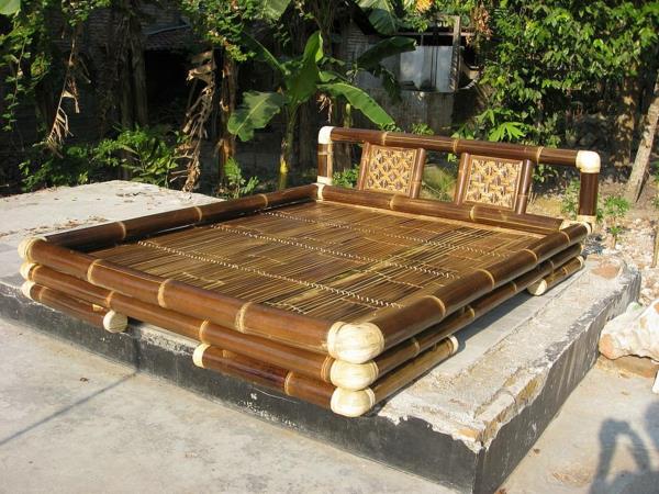 bambusova postelja-a-prijetna in-lepa-postelja-za-na prostem
