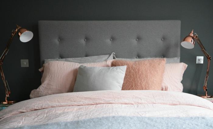 ogljeno siva barva sten, bakrene nočne svetilke, roza in sivo posteljnina, siva postelja, barve za spalnice za odrasle
