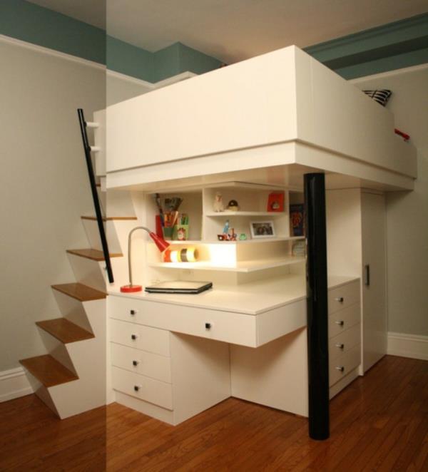 podstrešna postelja-posteljna-postelja-s-mizo-omaro-in-stopniščem