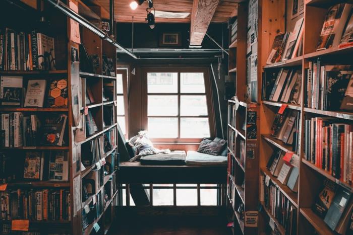 Gražiausias skaitymo kampelis pasaulyje, jaukus bibliotekos kraštovaizdžio tapetai, paprasti grožio gamtos tapetai