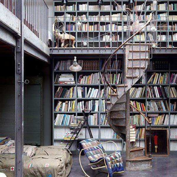 Parisli-çatı-kütüphane-koltuk-ve-yatak