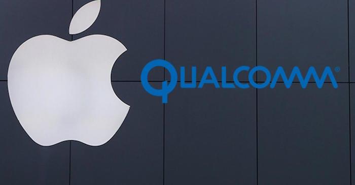 Çip patentleri ve lisansları ve Almanya'da yeni çiplere sahip eski iPhone'ların yeniden listelenmesi konusunda yasal ihtilafı gösteren Apple ve Qualcomm logo resmi