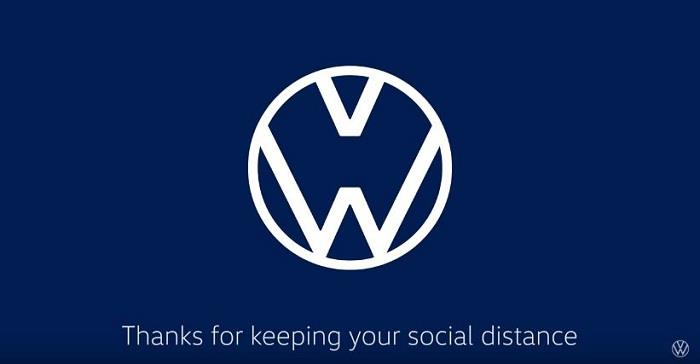Volkswagen gibi otomobil markaları, koronavirüs haberlerine ayak uydurmak için logolarını değiştiriyor