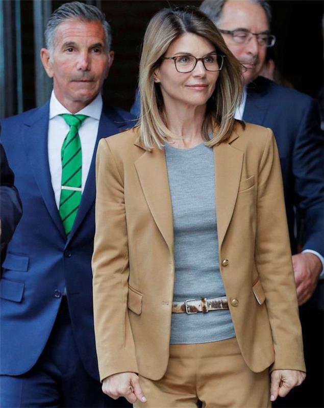 Lori Loughlin, pripažinusi kaltę, nusprendė nepriimti prokuroro pasiūlymų