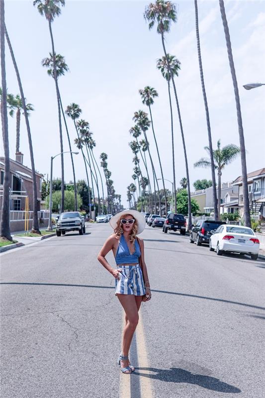Los Andželo 14 metų mergaitė gražiai derina skirtingus drabužius, kad suteiktų gražią vasaros aprangą