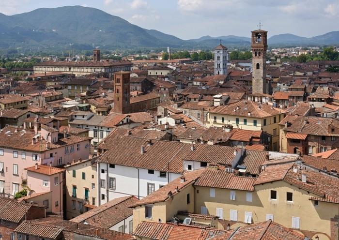 lucca-beautiful-city-in-italy-to-visit-resized