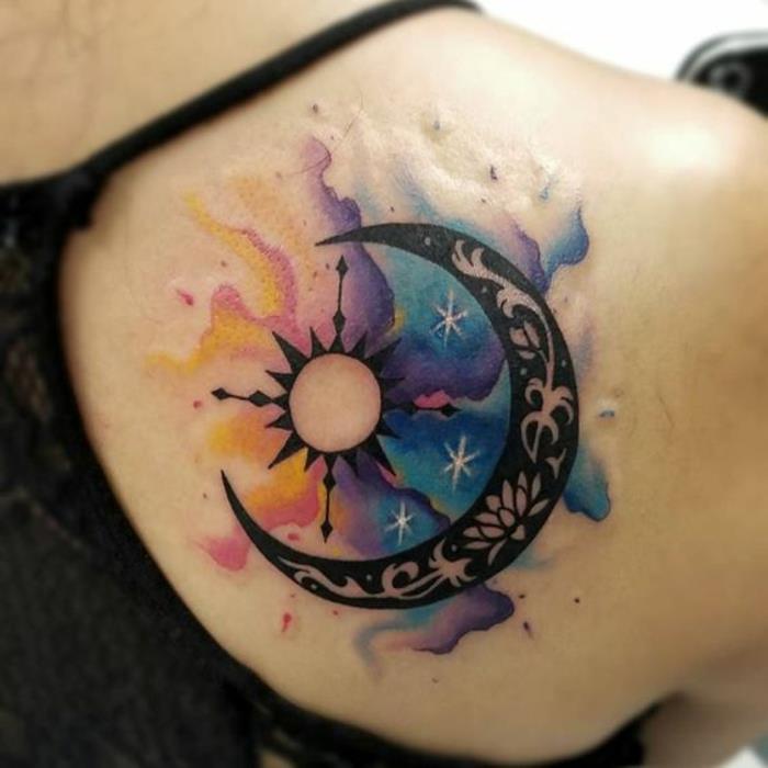 mėnulio tatuiruotės reikšmė, mėnulio diskas ir saulė su aušros ir nakties spalvomis