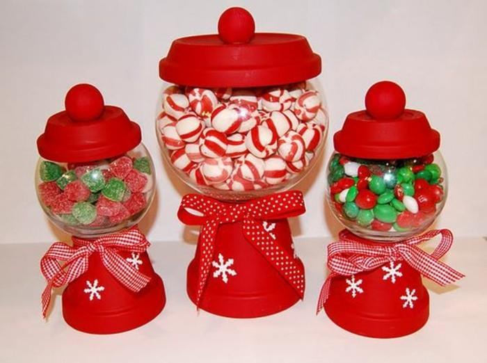 lepa-božična-dekoracija-za-sladkarije-v-lepih kozarcih-ročna-božična-aktivnost