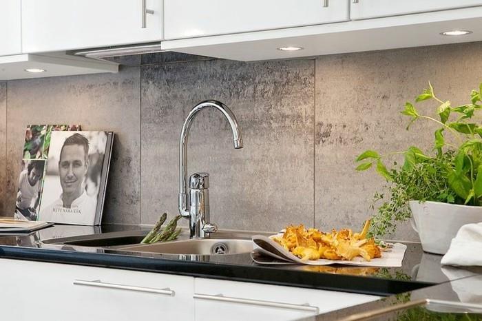 didinga idėja-virtuvė-splashback-kitchen-splashback-in-gray-glass