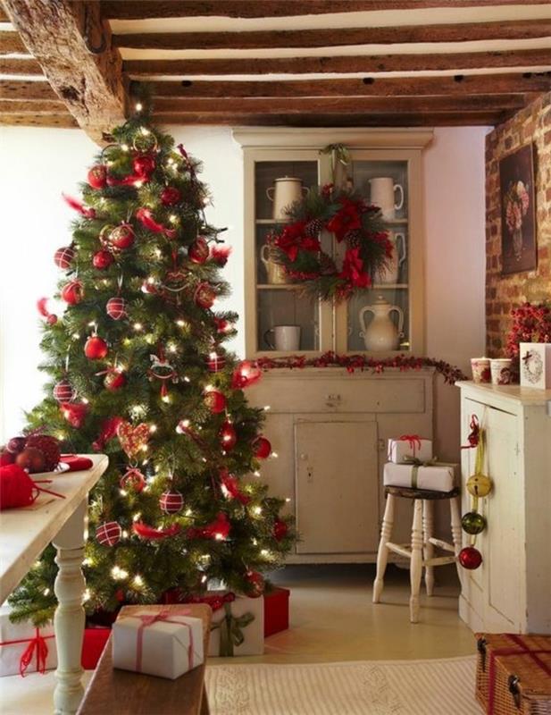lepa-ideja-za-okrasiti-kmečko-božično drevo