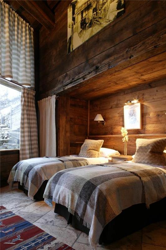 lesena hiša-v-kompletu-kokoniranje-vzdušje-postelje-v-masivnem lesu-lesena stena