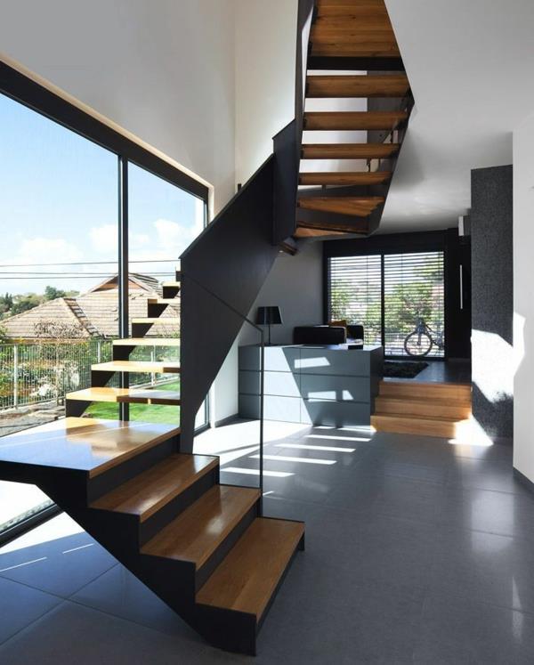 kubična hiša-spiralno stopnišče-v-kubični hiši